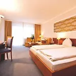 Vitalhotel Der Parktherme - Inkl Thermeneintritt & Sauna ホテル