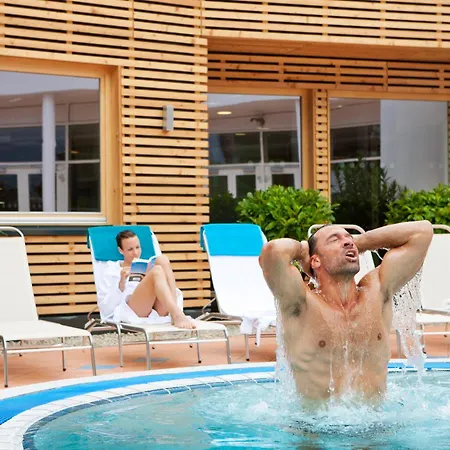 فندق Vitalhotel Der Parktherme - Inkl Thermeneintritt & Sauna باد رادكرسبرغ