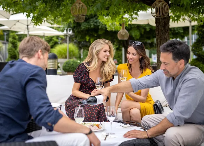 فندق Vitalhotel Der Parktherme - Inkl Thermeneintritt & Sauna باد رادكرسبرغ